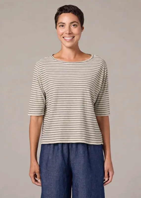 Cut Loose Elbow Sleeve Top