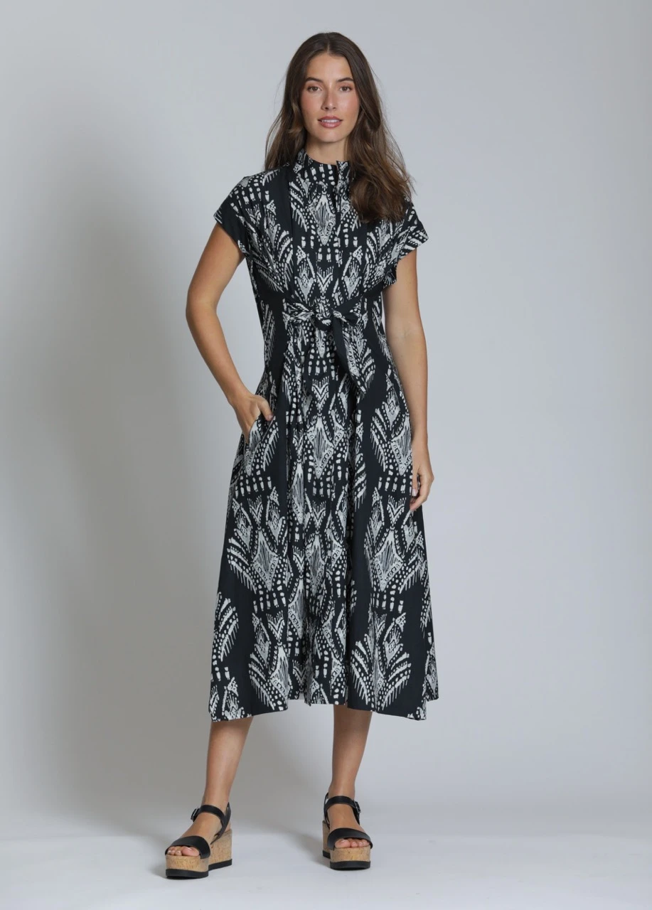 black tie front dress Cut Out Tie-Front Ribbed Midi A compact clutch completes the look Toperth Black Tie-Front Cutout Tiered