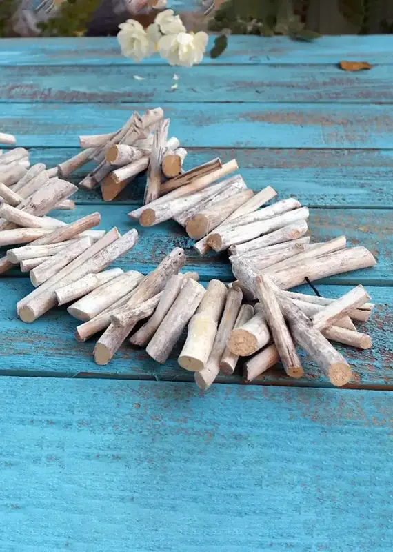 Garden Age Supply White Wash Driftwood Garland