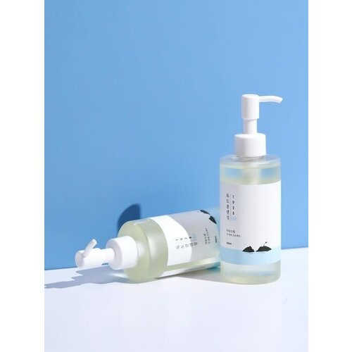 Round Lab 1025 Dokdo Cleansing Oil 200mL Round Lab 1025 Dokdo Cleansing Oil 200mL