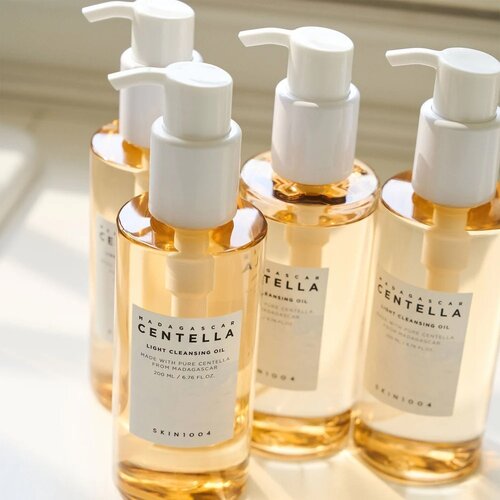 SKIN1004 Madagascar Centella Light Cleansing Oil 200mL