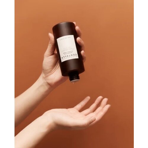 SKIN1004 Madagascar Centella Probio-Cica Essence Toner 210mL