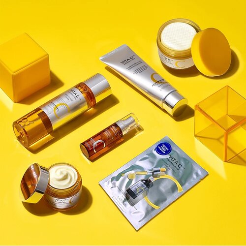 MISSHA Vita C Plus Clear Complexion Foaming Cleanser 120mL MISSHA Vita C Plus Clear Complexion Foaming Cleanser 120mL