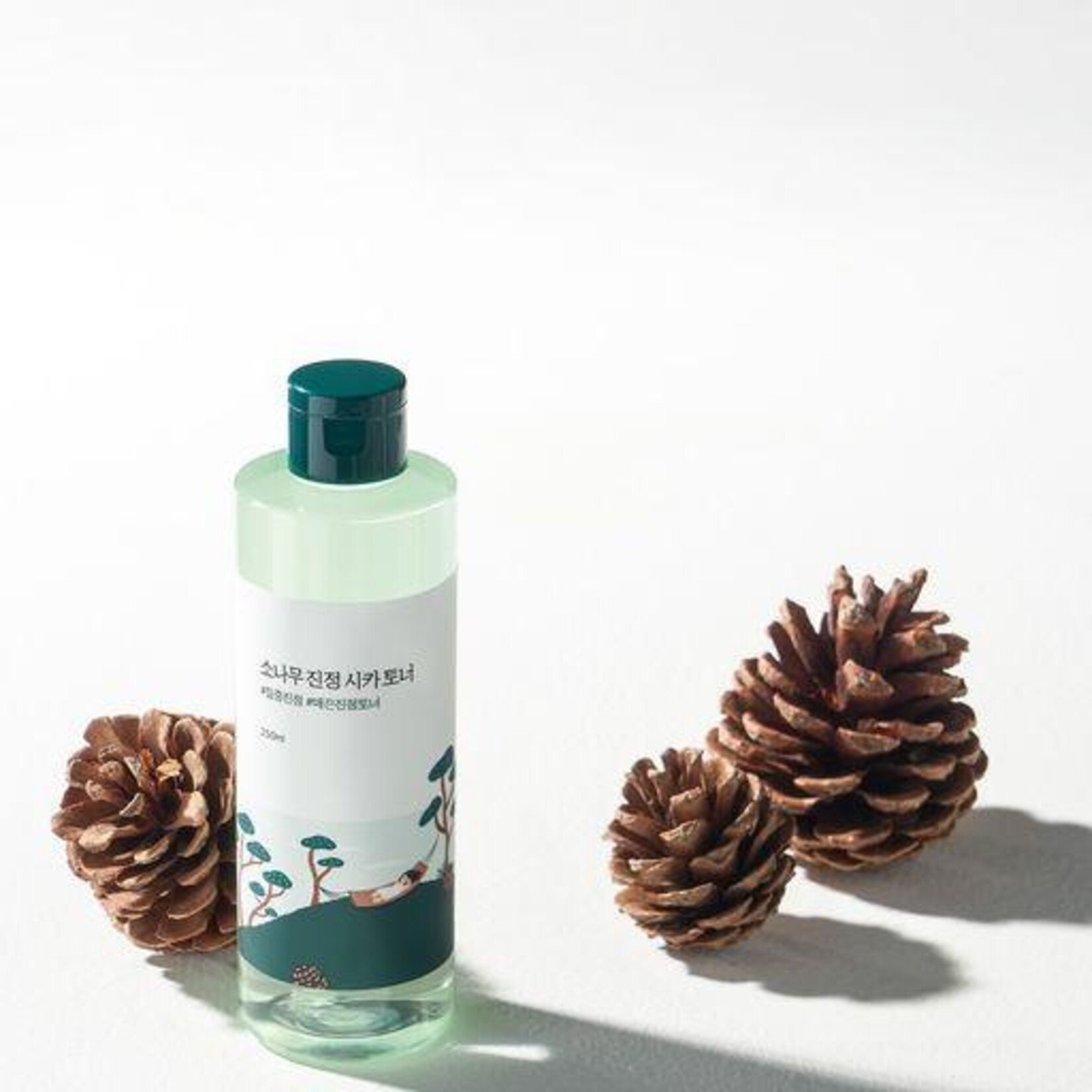 Round Lab Pine Calming Cica Toner 250mL