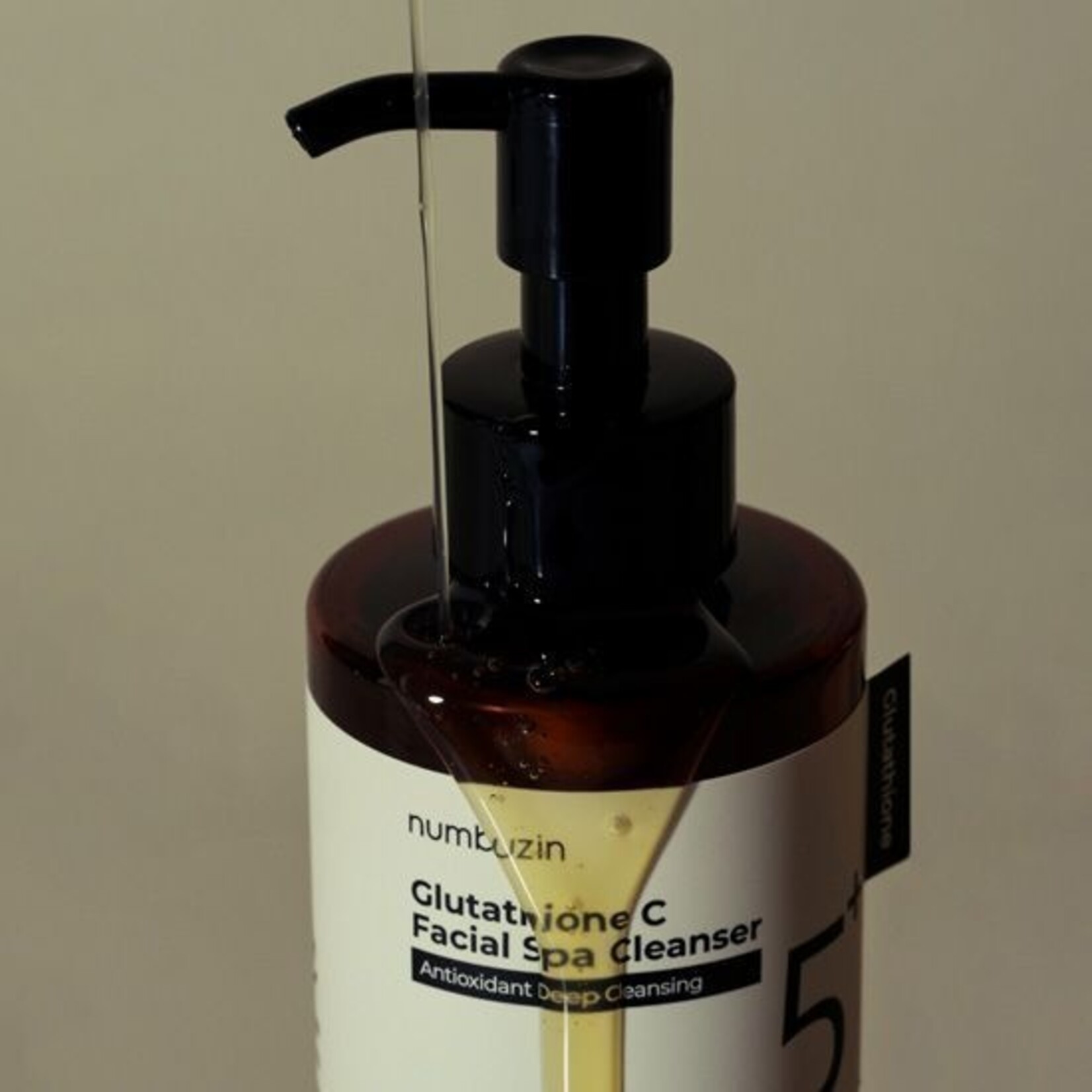 numbuz:n No.05+ Glutathione C Facial Spa Cleanser 200mL