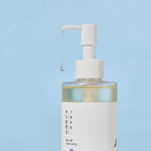 Round Lab 1025 Dokdo Cleansing Oil 200mL Round Lab 1025 Dokdo Cleansing Oil 200mL