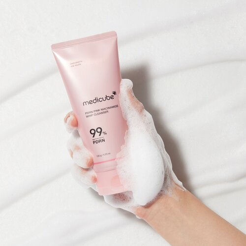 MEDICUBE PDRN Pink Niacinamide Whip Cleanser 120g