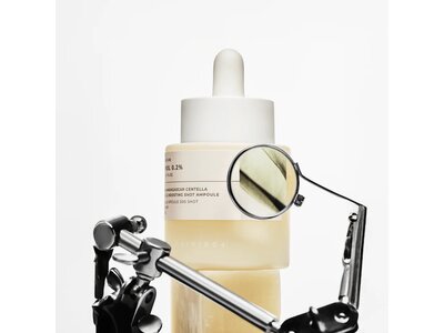 SKIN1004 Madagascar Centella Retinol 0.2 Boosting Shot Ampoule 30mL