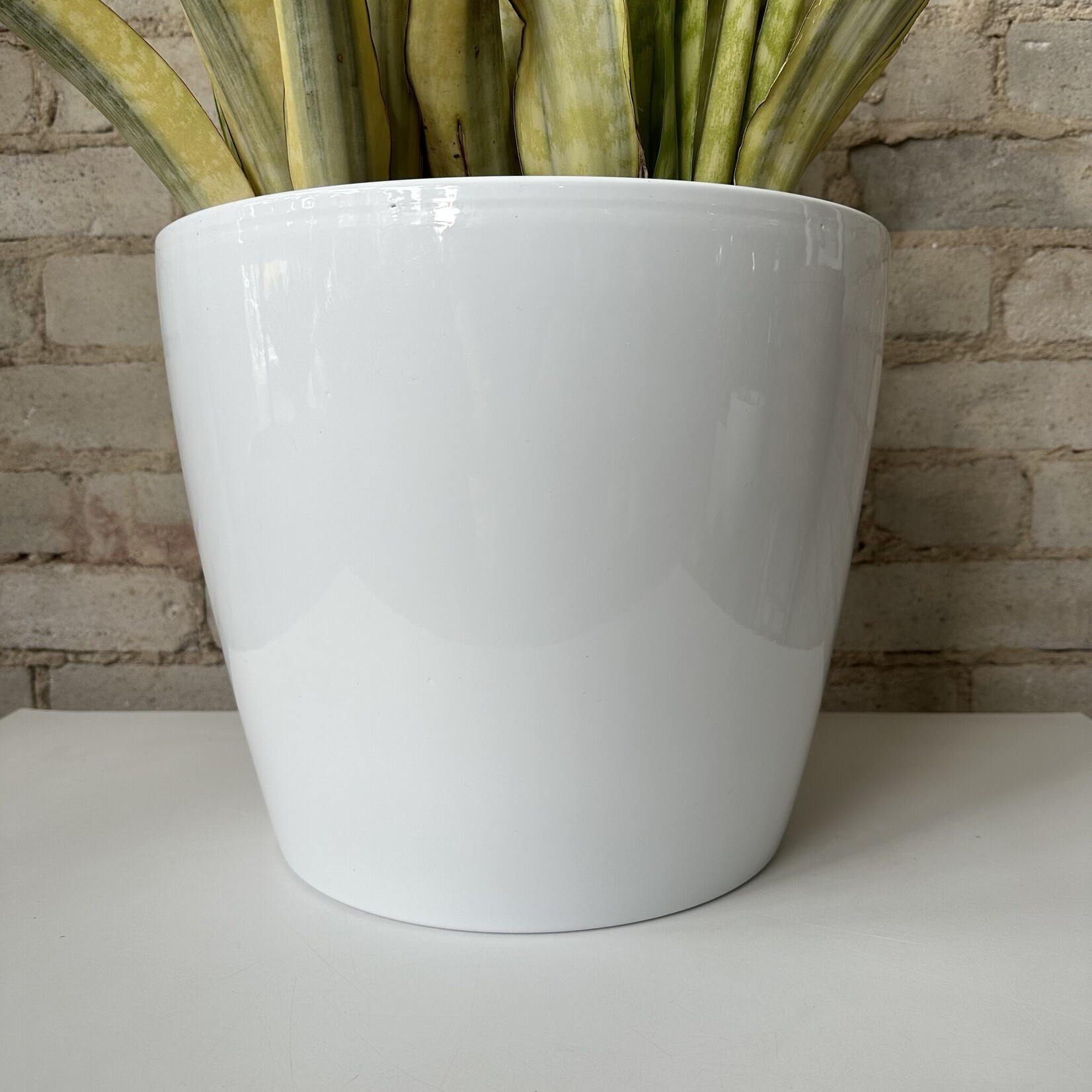 Marlow Gloss White Pot (Fits 14")