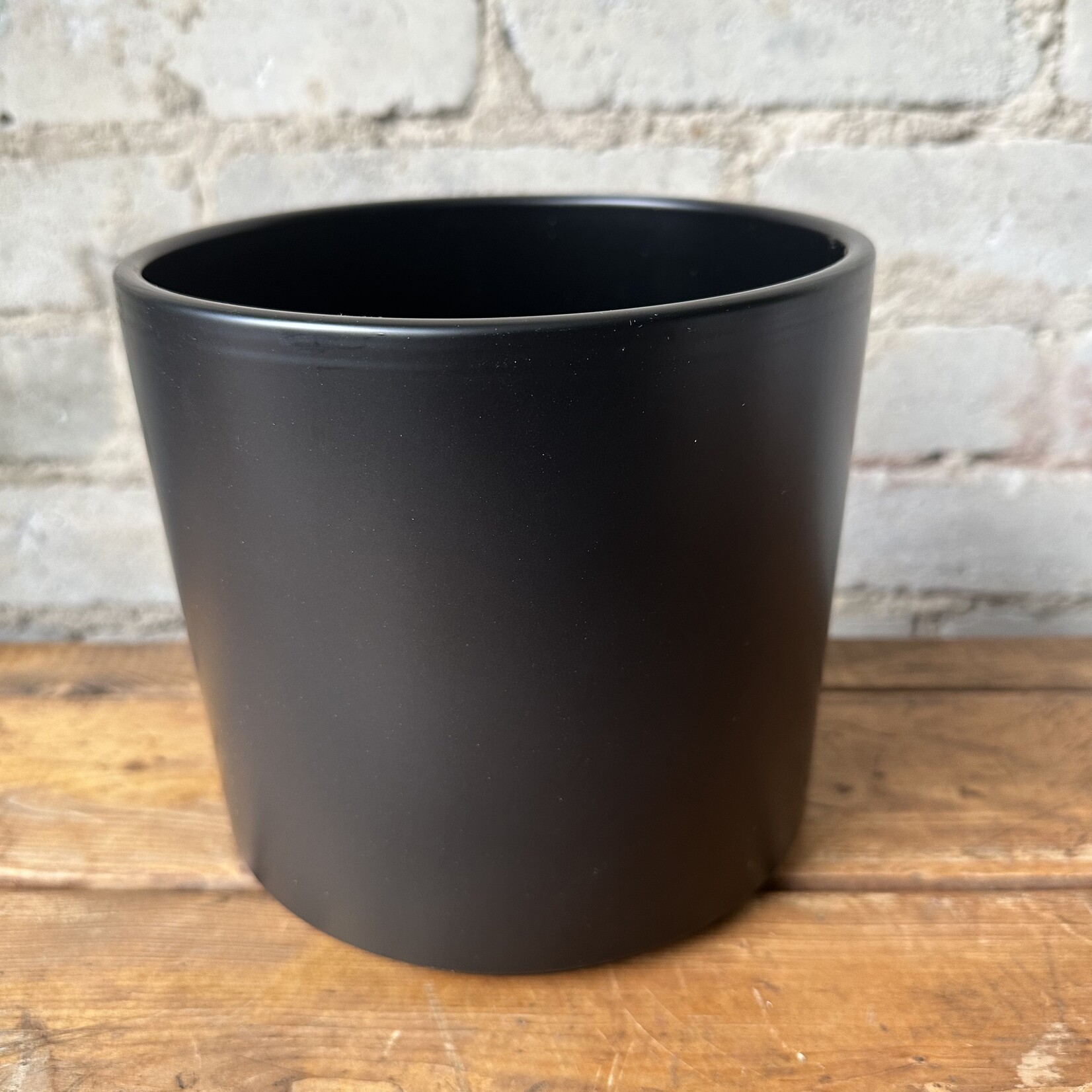 Assorted Pots Pillar pot (fit 6") Black