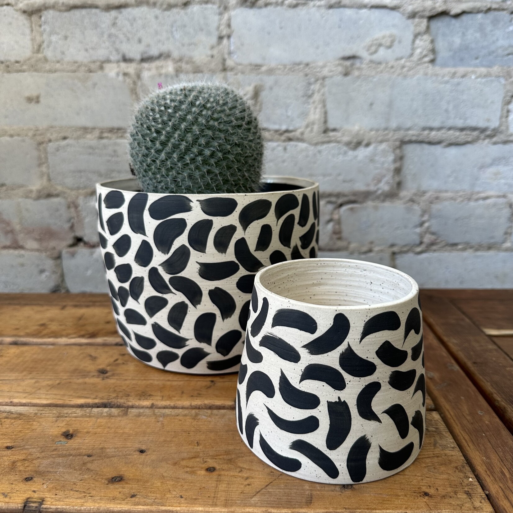 Vicky Makes Ceramics Black Brushstroke 3.5"