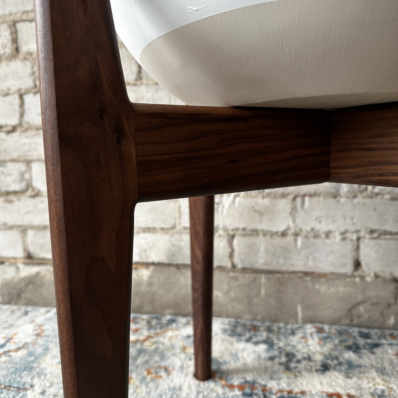 David & Rau Stands Big Mari Walnut (David & Rau Stand for Tapered Pots)