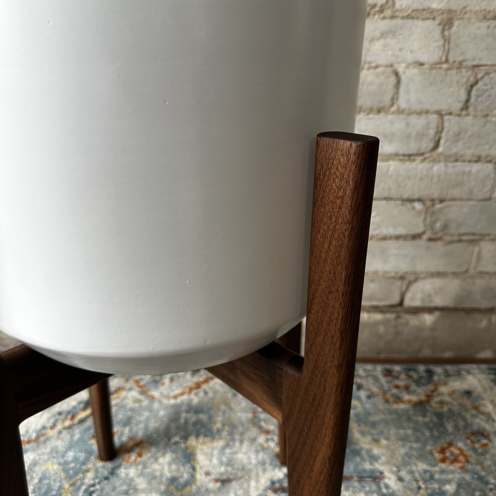 Big Cindy Walnut (David & Rau Stand for Cylinder Pots)