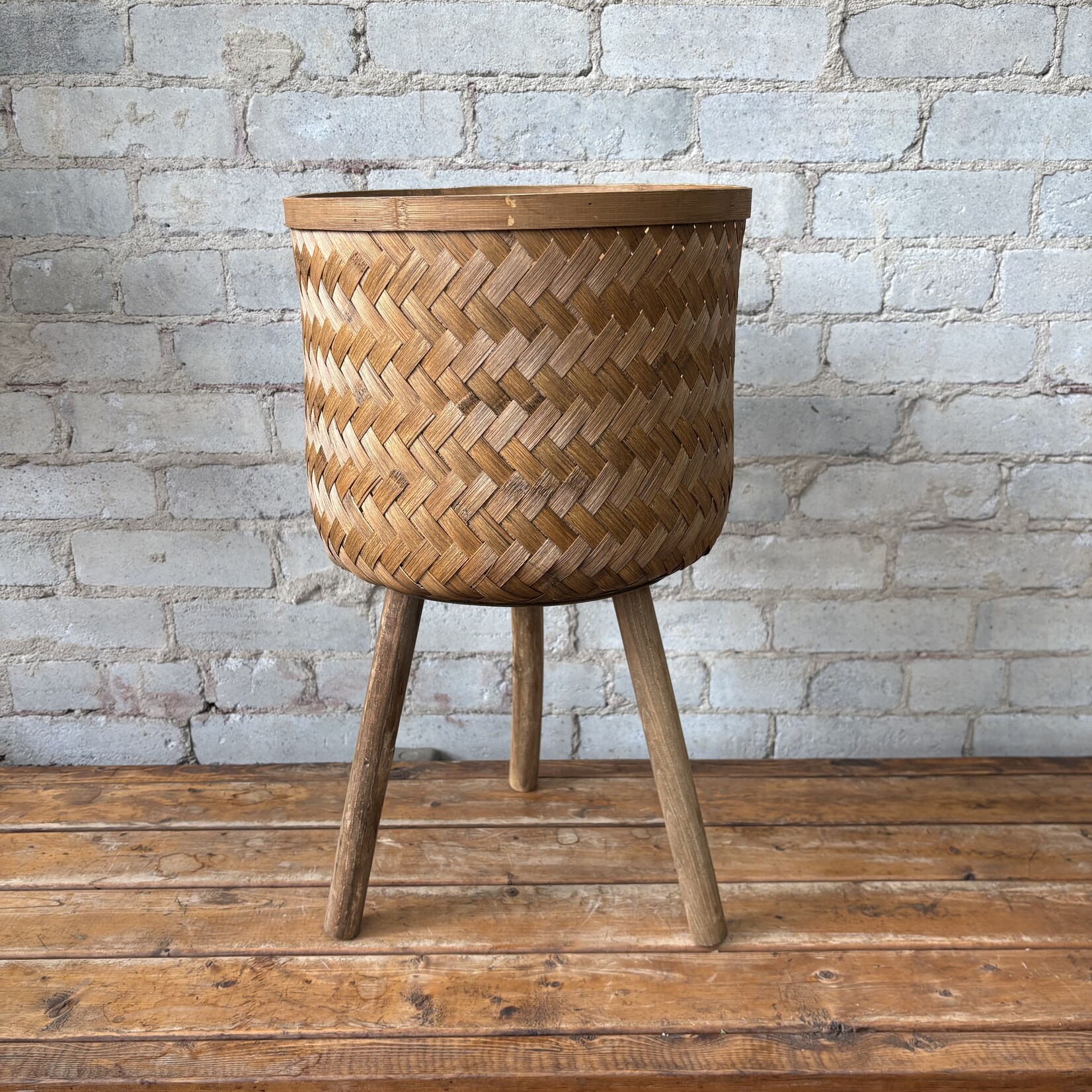 Woven Basket Stand - Medium (Fits 10")