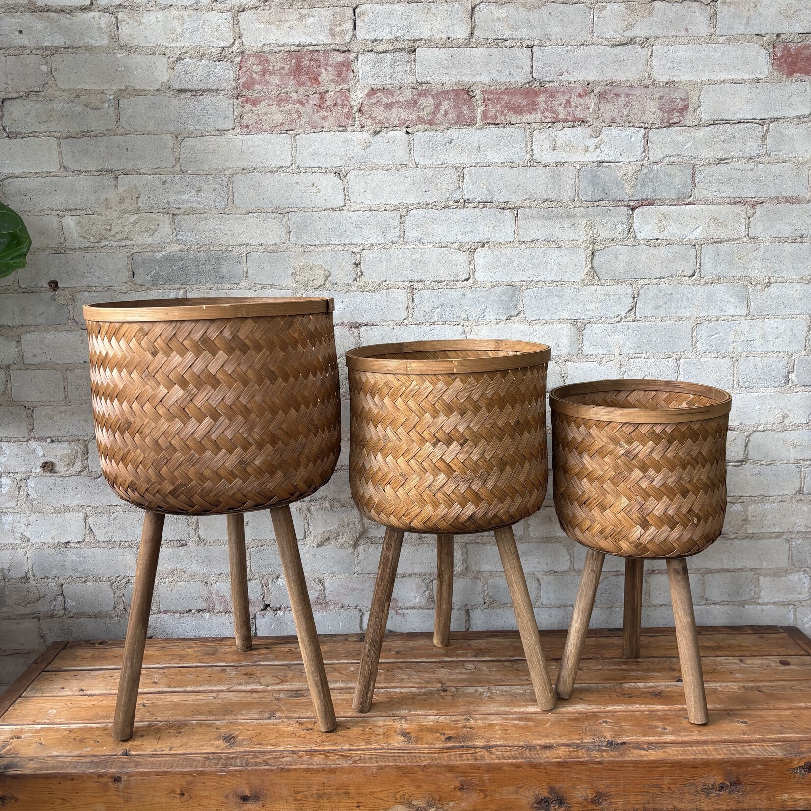 Woven Bamboo Basket Stand - Large (fits 12")