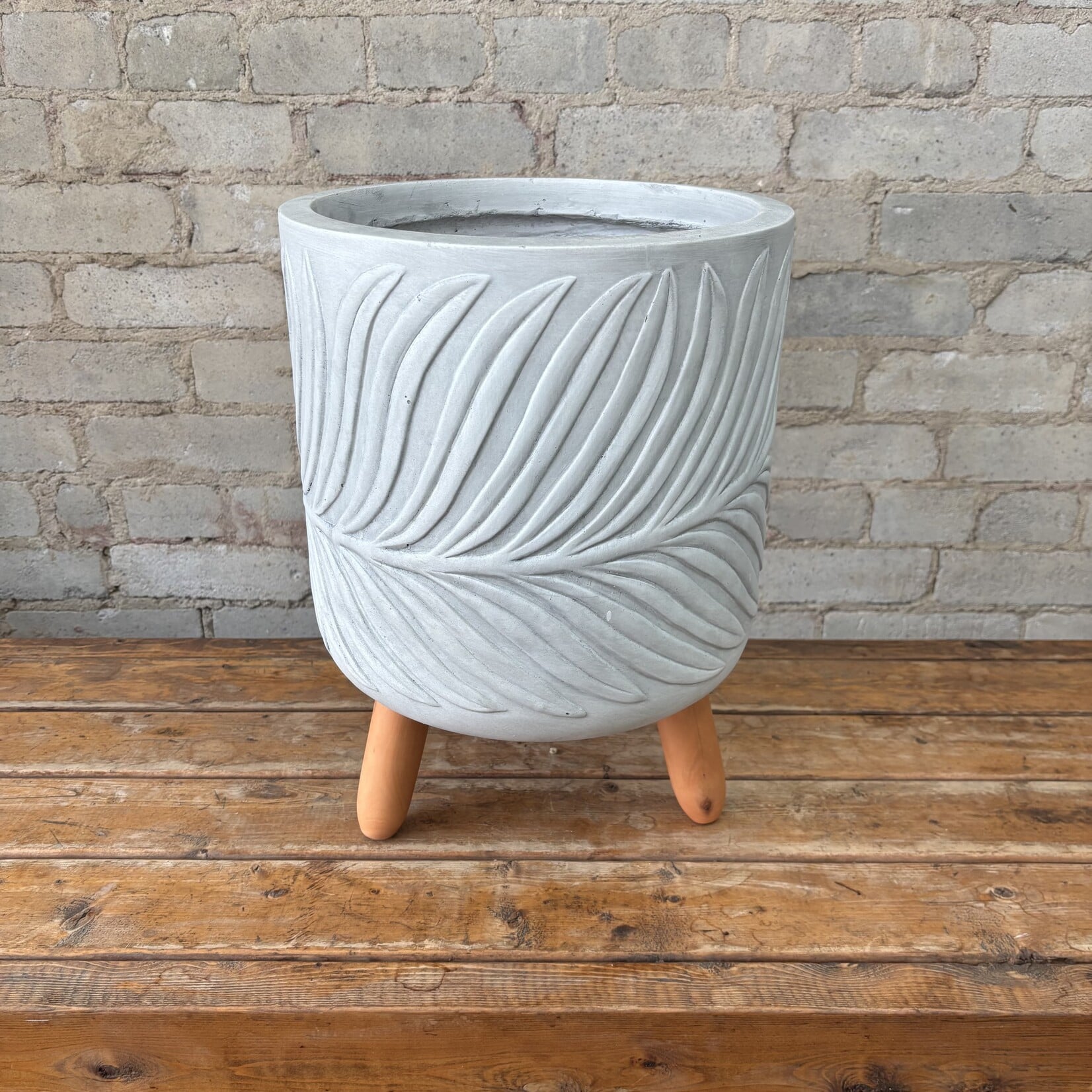 Beryl Leaf Pot with legs (fits 10") White