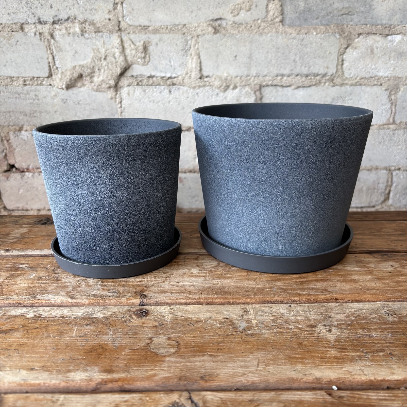 Graphite Pot with Saucer (fits 5")