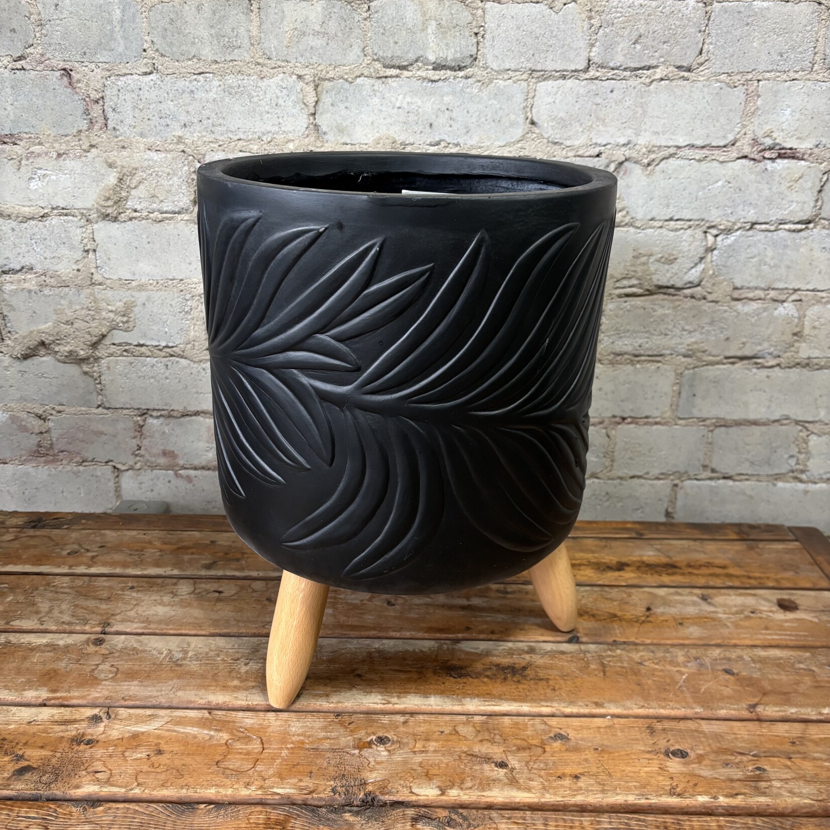 Beryl Leaf Pot with legs (fits 10") Charcoal