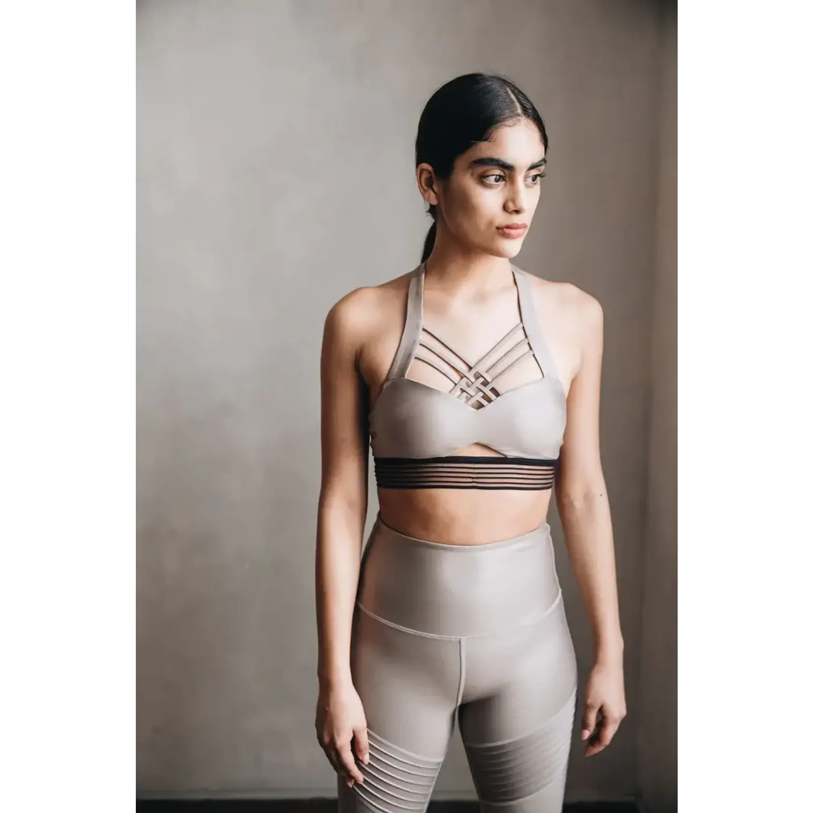 Unit Top tiras cruce frontal beige