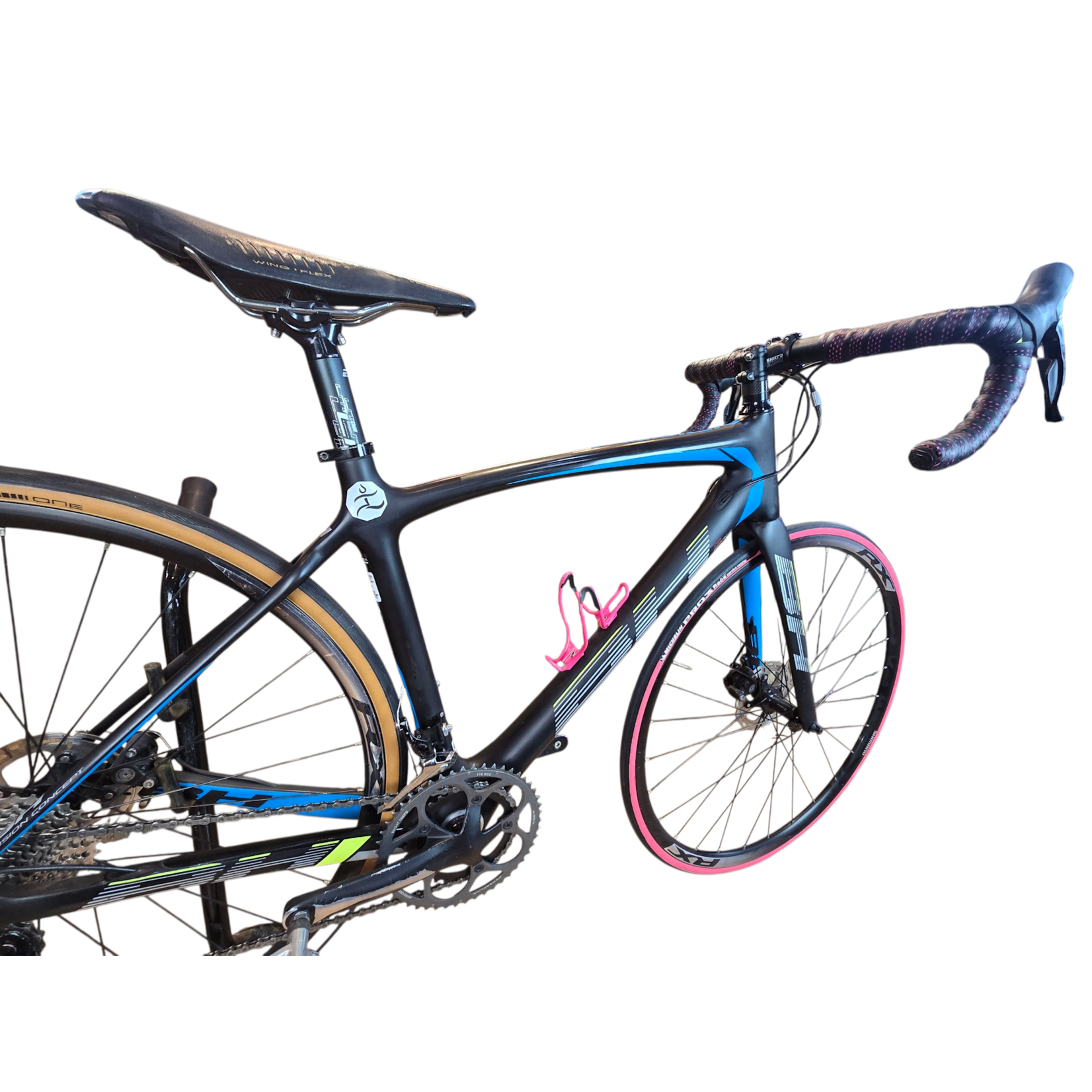BH Bicicleta Semi-nueva BH. Modelo Fusion 2019. Grupo Shimano 105. Cuadro carbon/manubrio aluminio. Talla Small.
