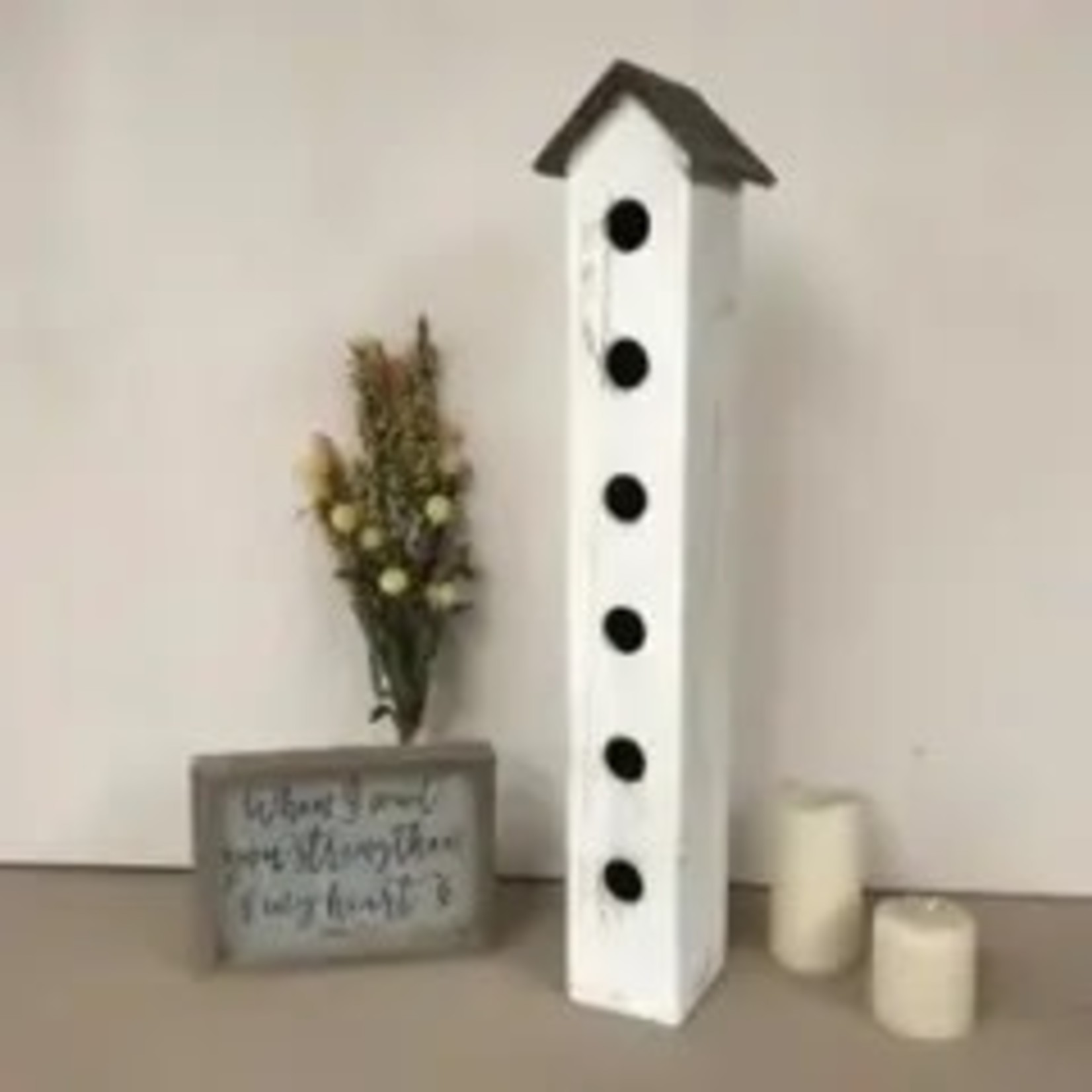 Large birdhouse 6 holes