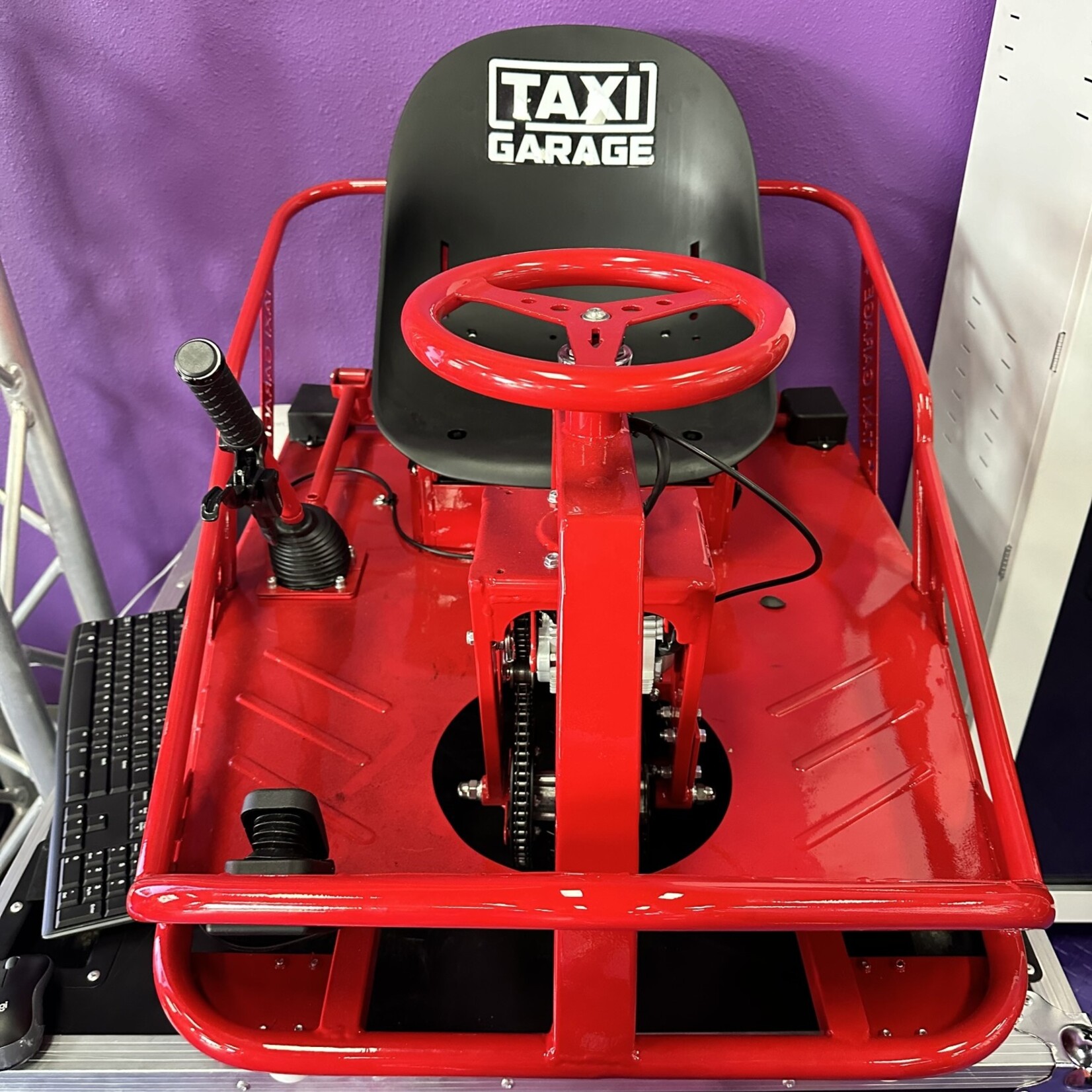 Taxi Garage TAXI GARAGE - STAGE 5 XL - Red w/Red Steering Wheel