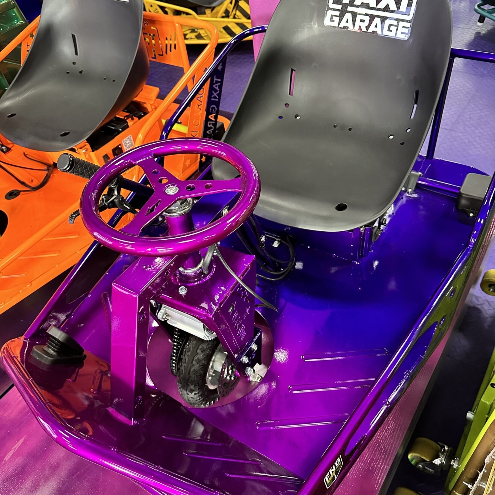 Taxi Garage TAXI GARAGE - STAGE 5 XL - Candy Purple Fade  w Candy Purple Steering Wheel