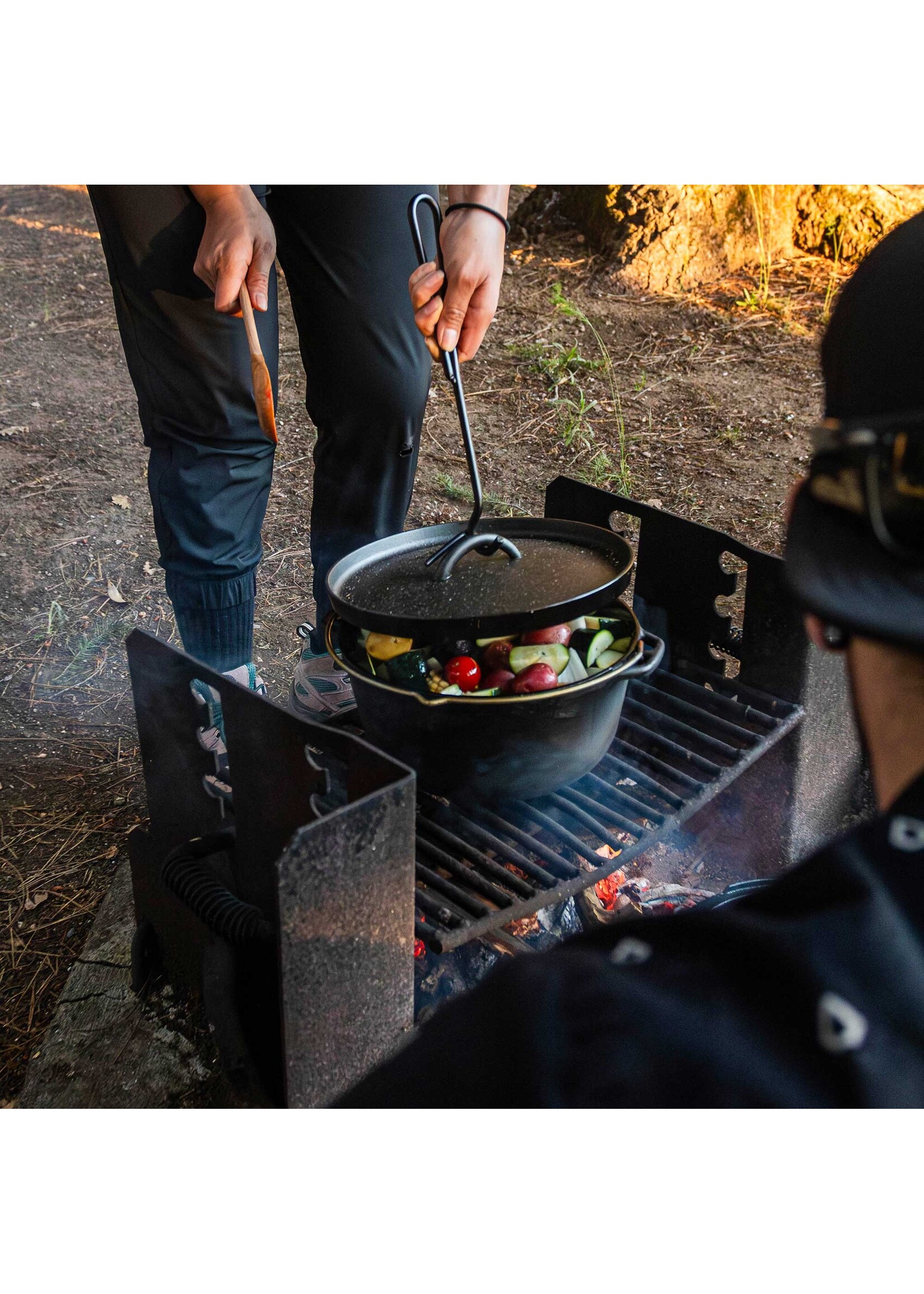GSI OUTDOORS GUIDECAST DUTCH OVEN 5QT