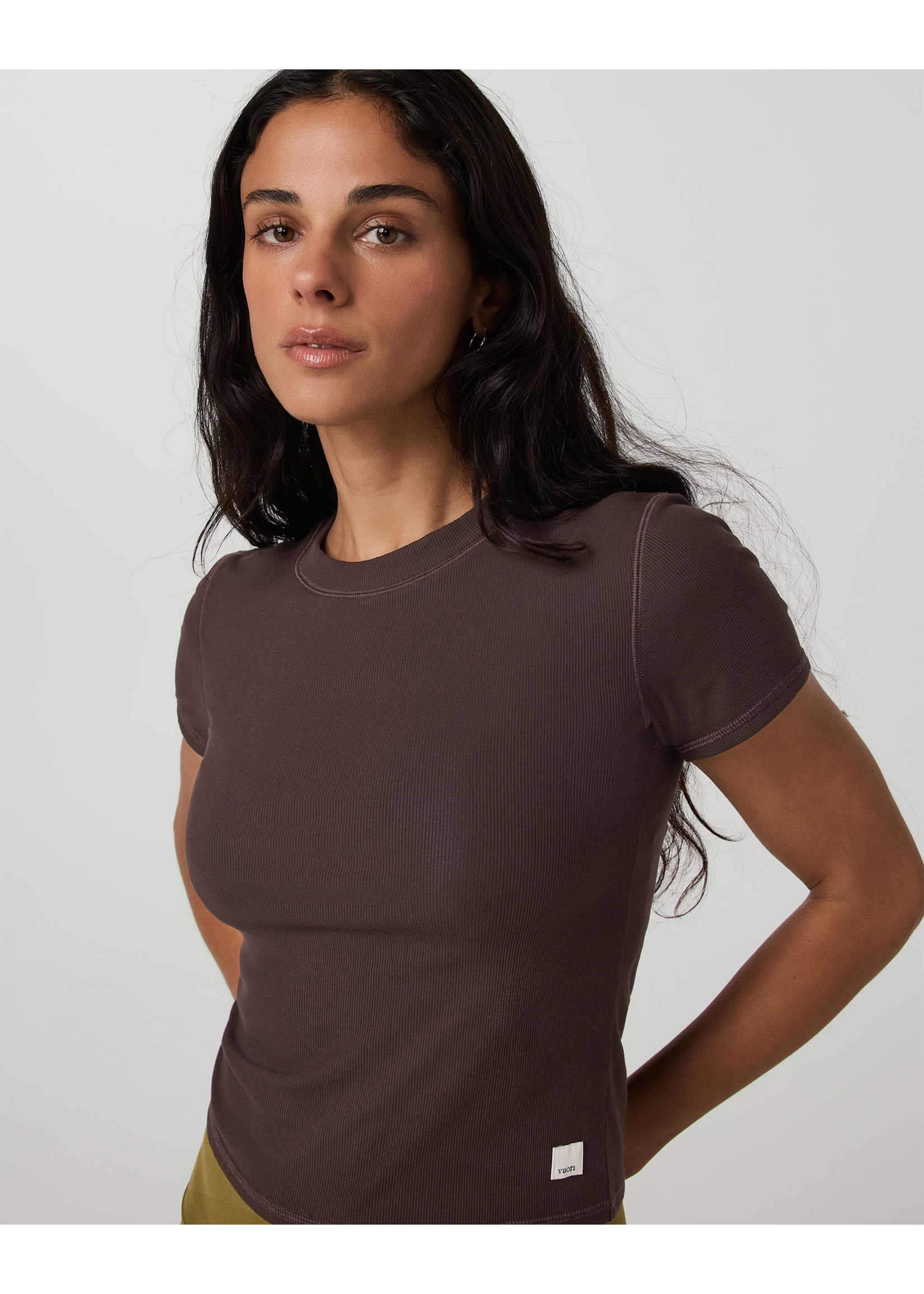 VUORI WMS POSE FITTED TEE-