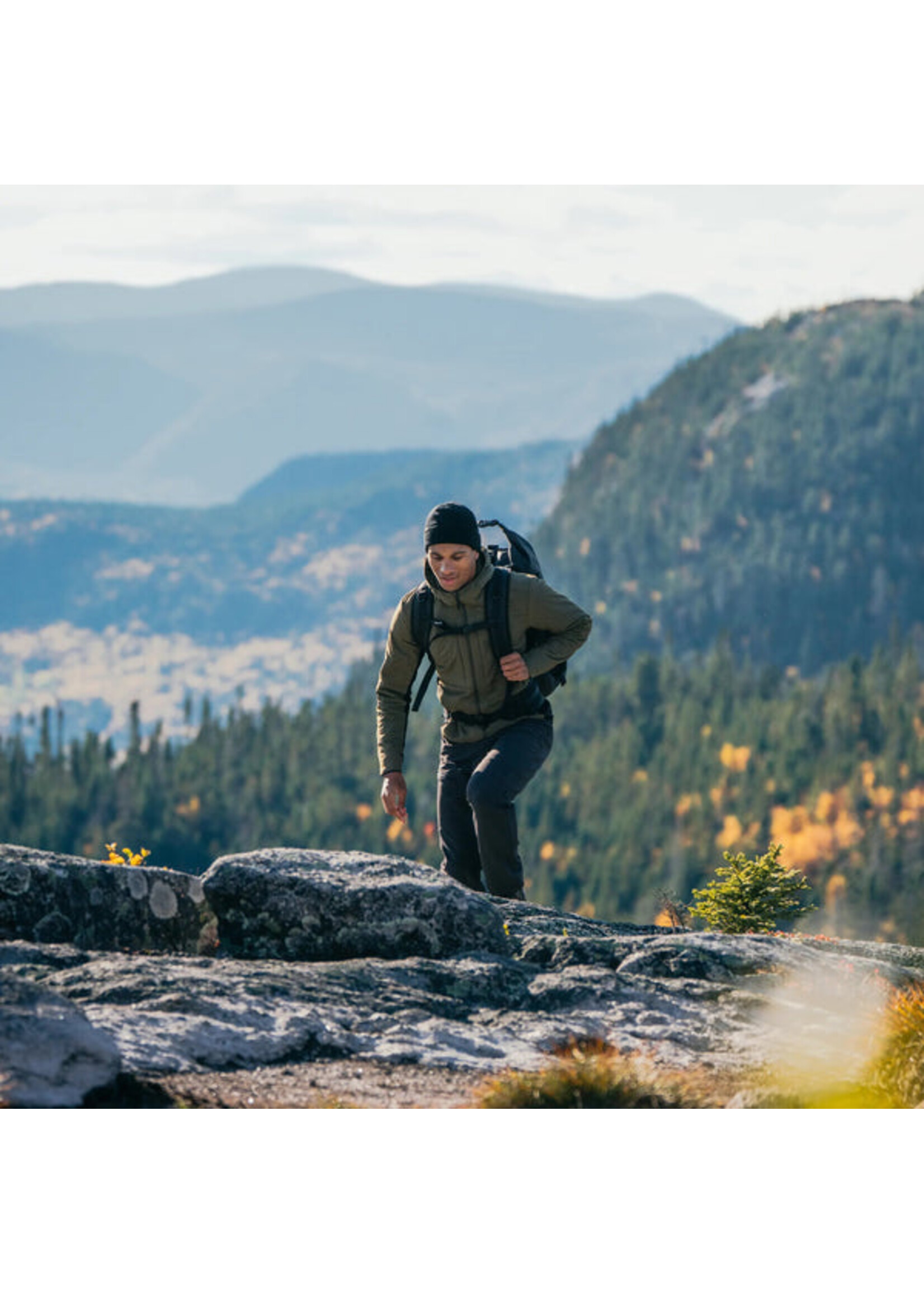 HOOKÉ HYBRID JACKET