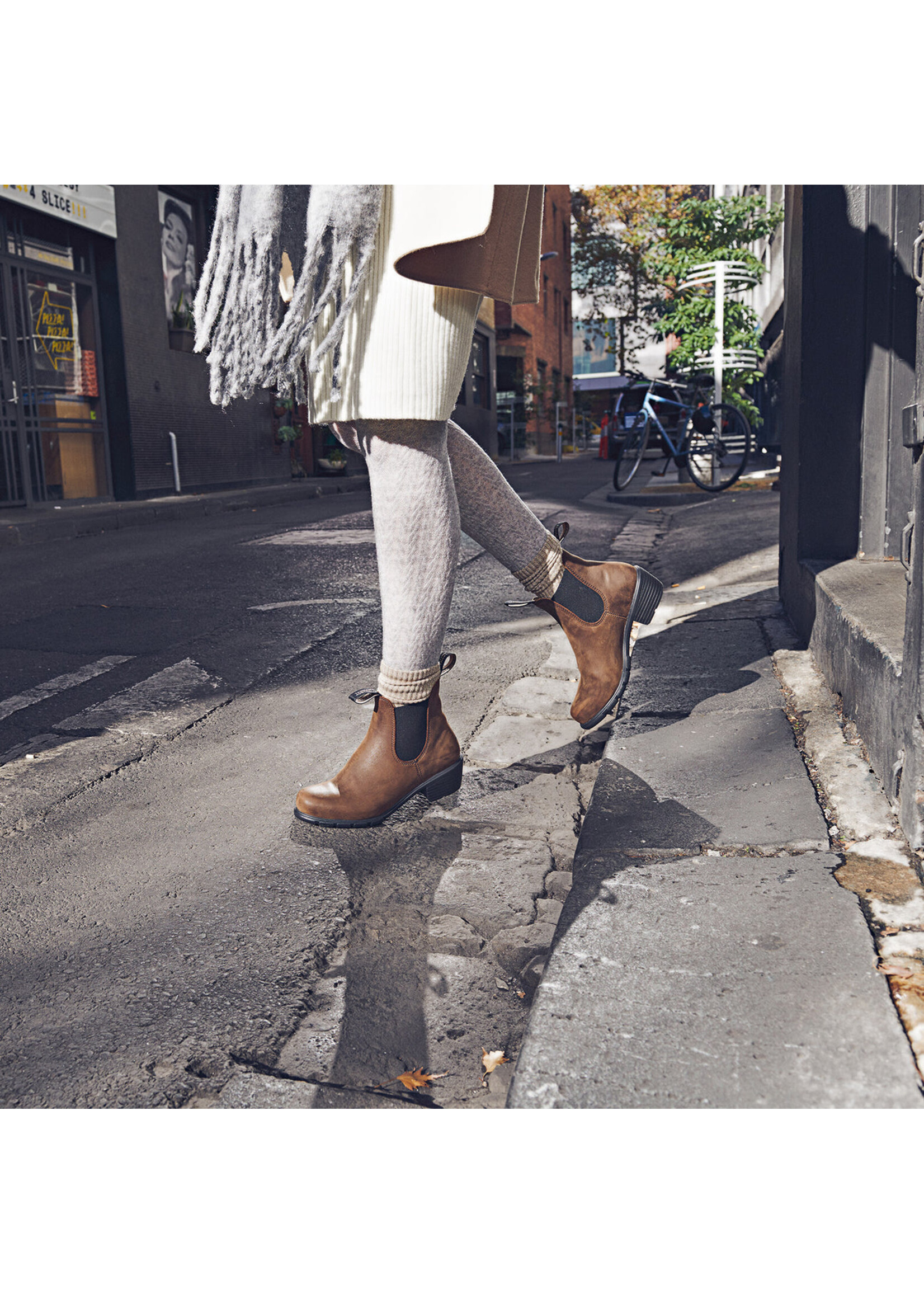 BLUNDSTONE 1673 WMS HEEL ANTIQUE BROWN