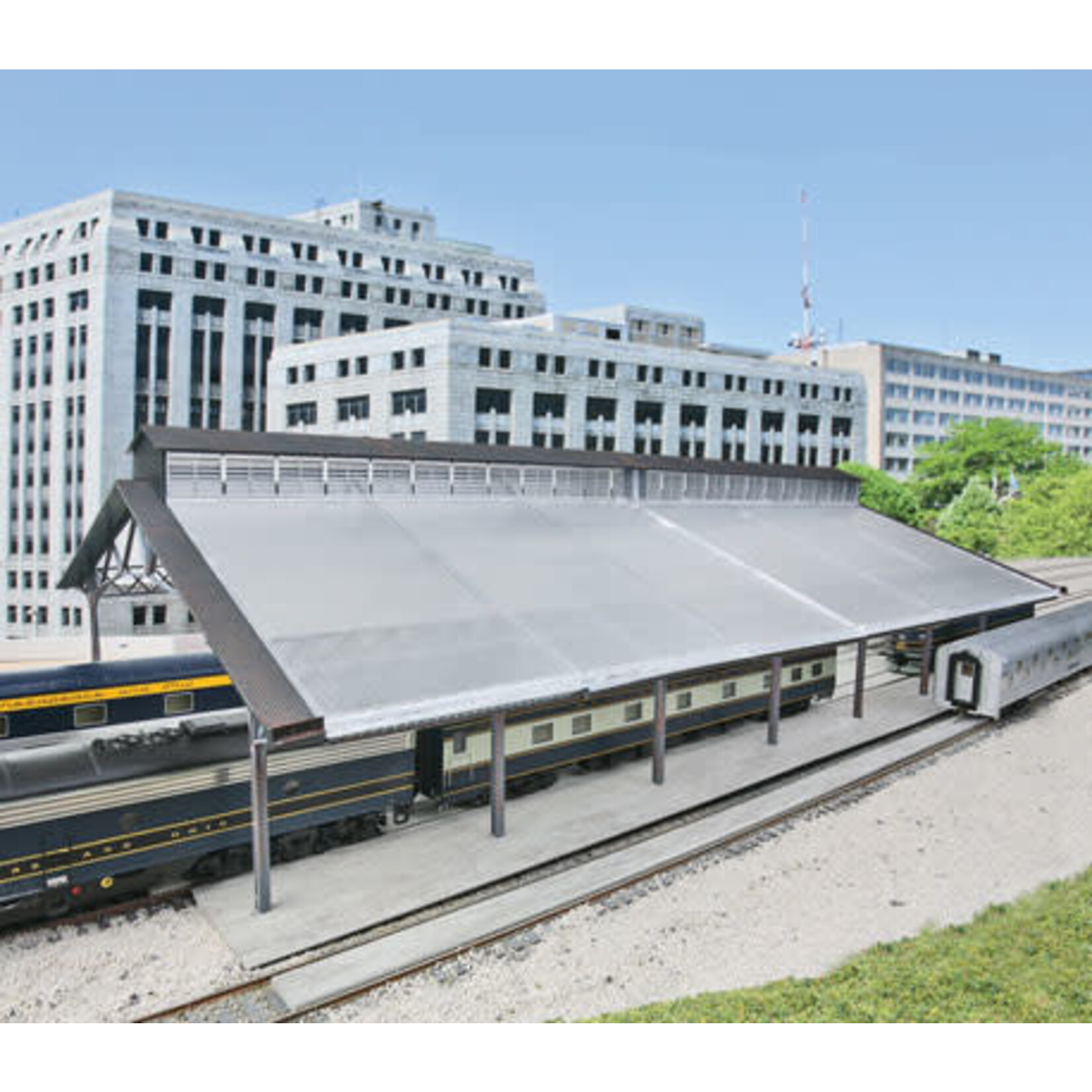 Walthers 9332984 HO Train Shed with Clear Roof