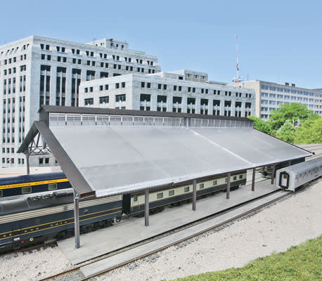 9332984 HO Train Shed with Clear Roof