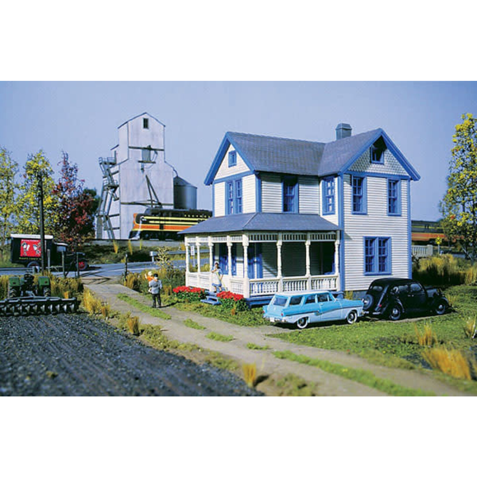 Walthers 9333651 HO Aunt Lucy's House Kit