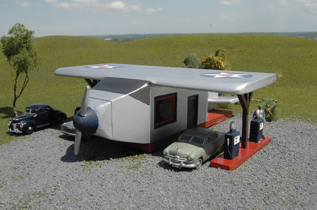 35201 HO Airplane Gas Station
