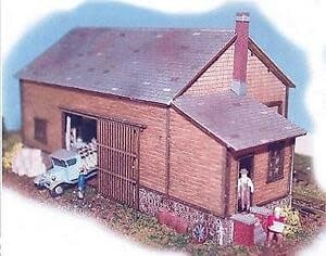 40005 HO Waterville Freight House