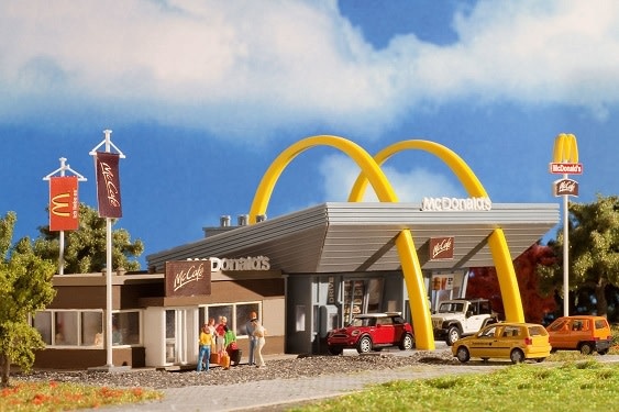 43635 HO McDonald's Restaurant w/McCafe Kit