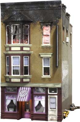 5051 HO Betty's Burning Building - Assembled