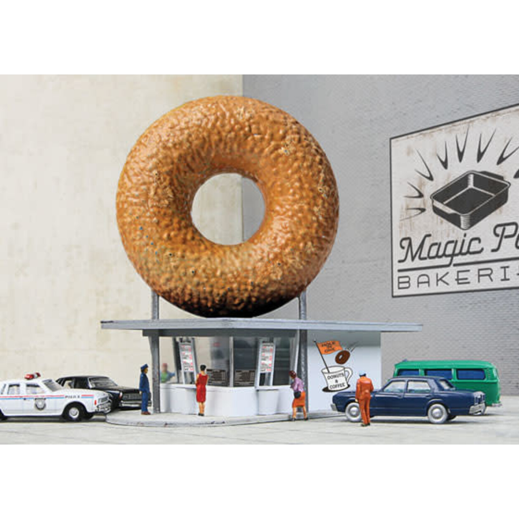 Walthers 9333835 N Hole-In-One Donut Shop