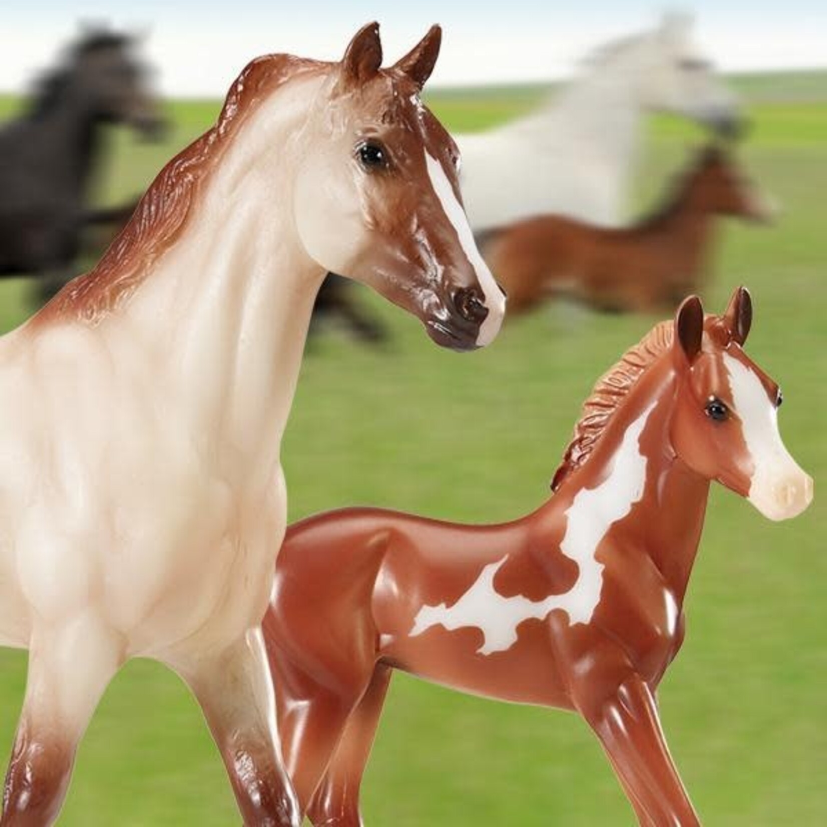 Breyer 62204 Running Wild Mustangs 1:12