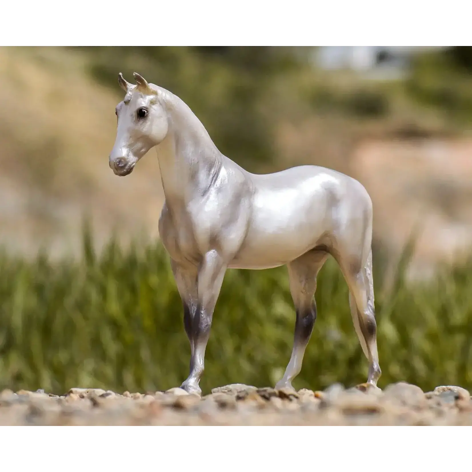 Breyer 960 Pearly Grey Trakehner 1:12