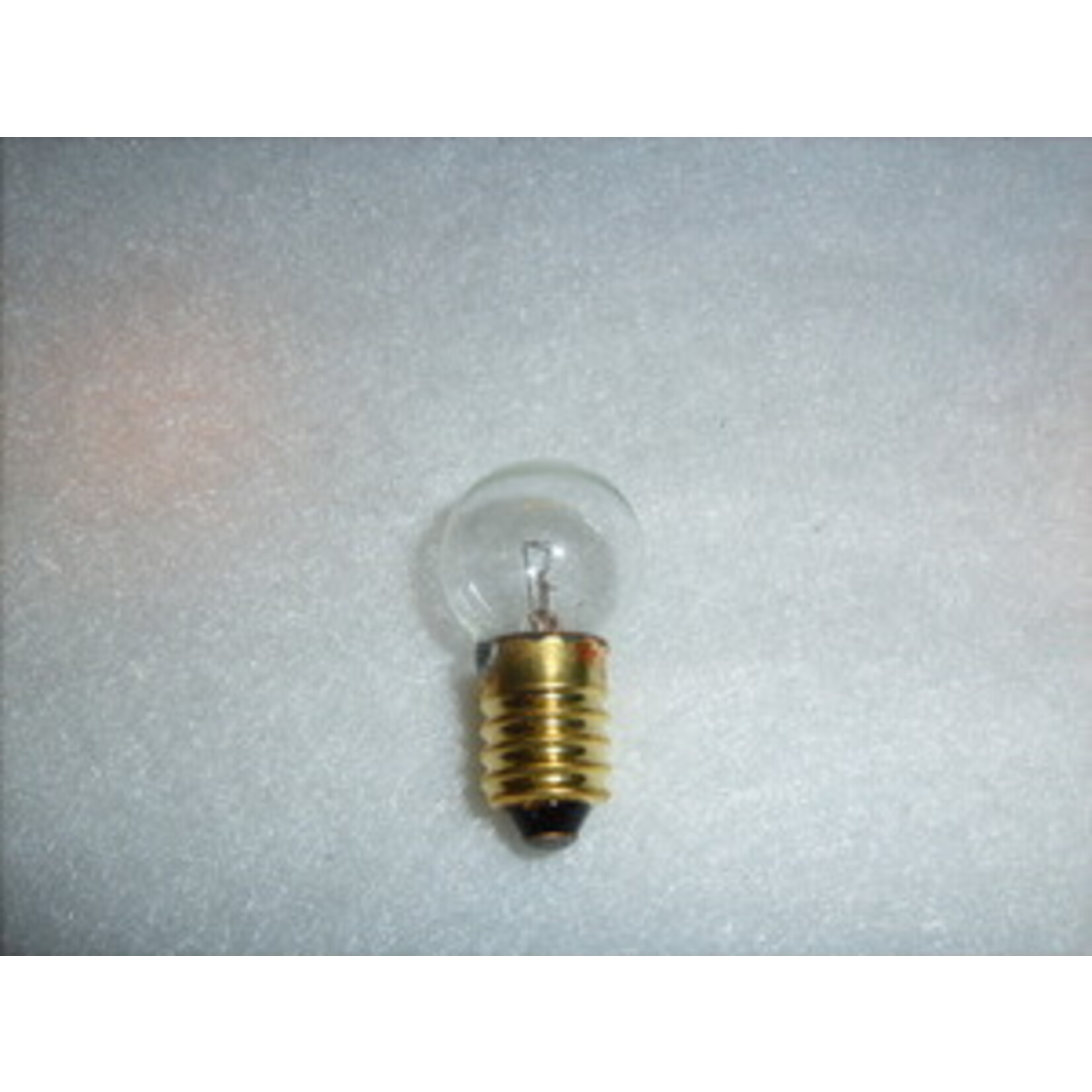 428 12.5 VOLTS LARGE GLOBE SCREW