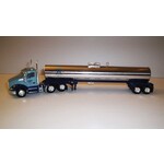 Trucks N Stuff 071 HO KW T680 Day-Cab Tractor with Food-Grade Trailer Nepote