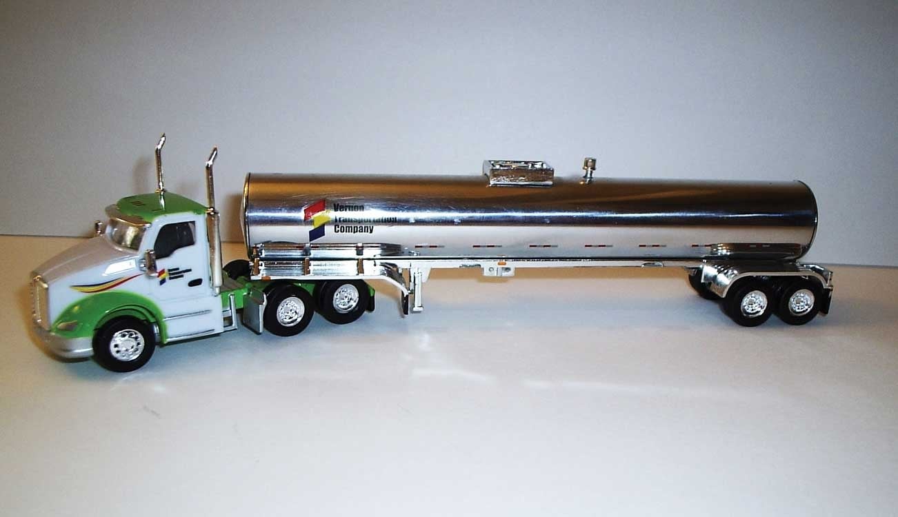 104 HO KW T680 Day-Cab Tractor with Food-Grade Trailer - Assembled Vernon