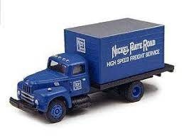 30177 HO Nickel Plate Road Delivery Van
