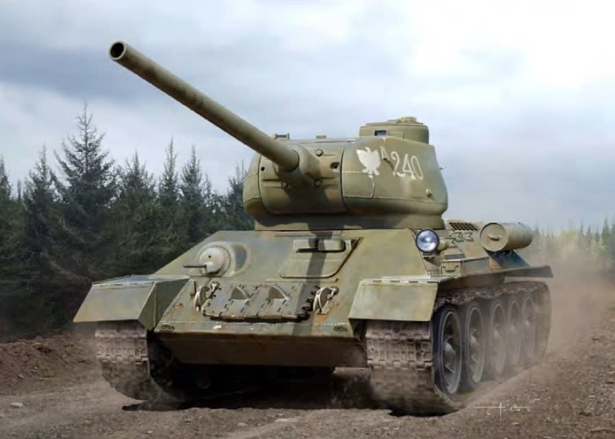 13554 1:35 Russian T34/85 Tank Ural