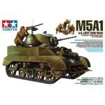 Tamiya 35313  US Light Tank M5A1 - Pursuit Operation w/4 Figures