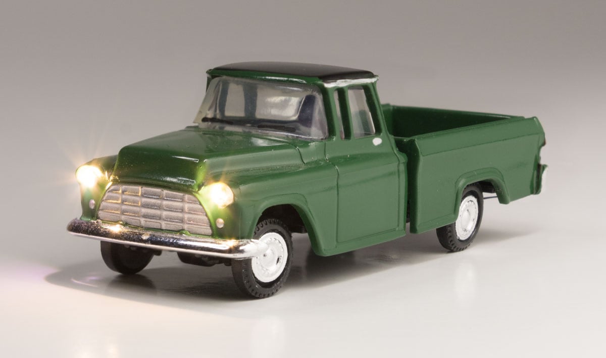 5610 N Green Pickup Lighted