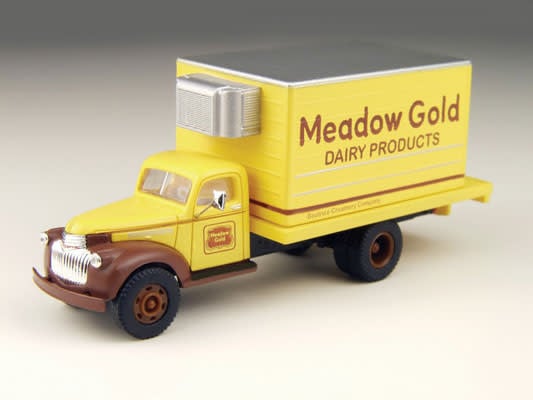 30297 HO 1941-46 Chevy Box Truck, Meadow Gold