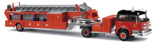 Busch 46019 HO 1968 American-LaFrance Fire Hook and Ladder
